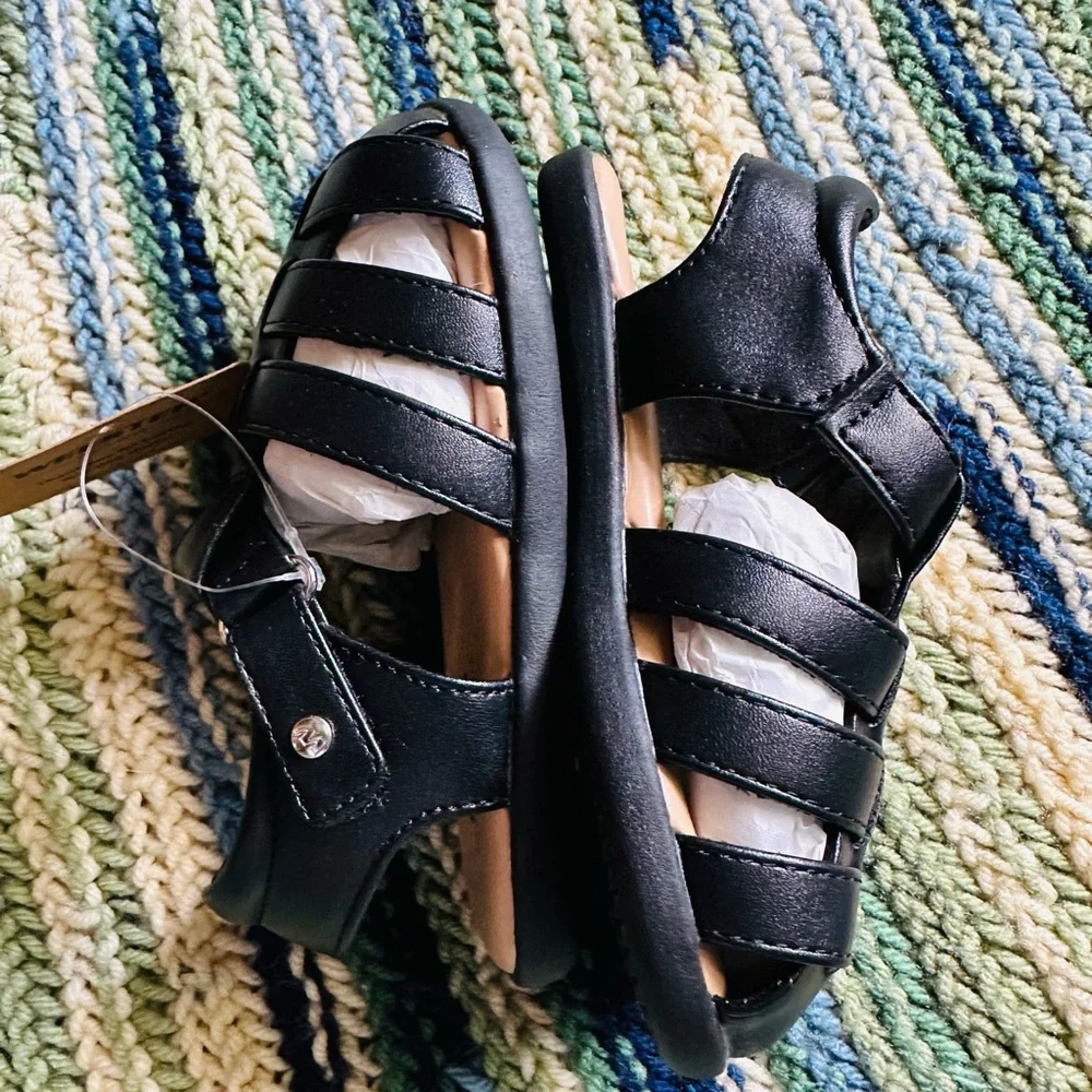 Classic Black Leather Sandals with Cushioned Footbed - Picture 4 of 6